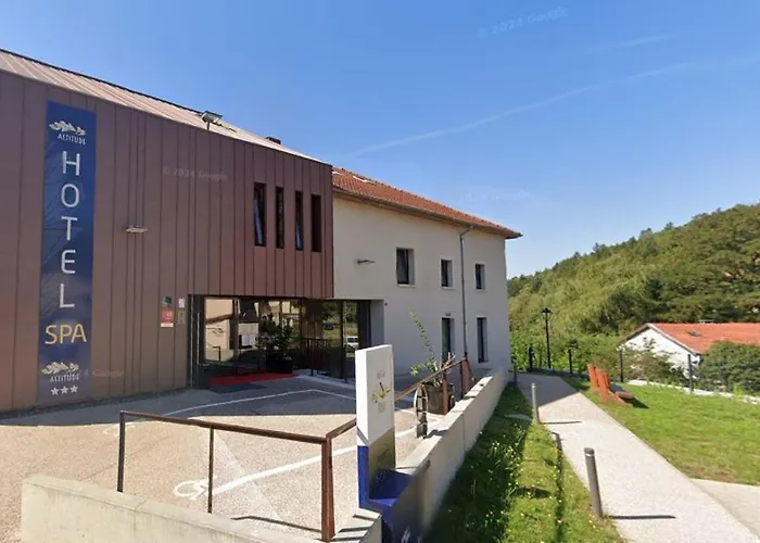 Logis Hôtel Altitude et Spa Pierre-Percée